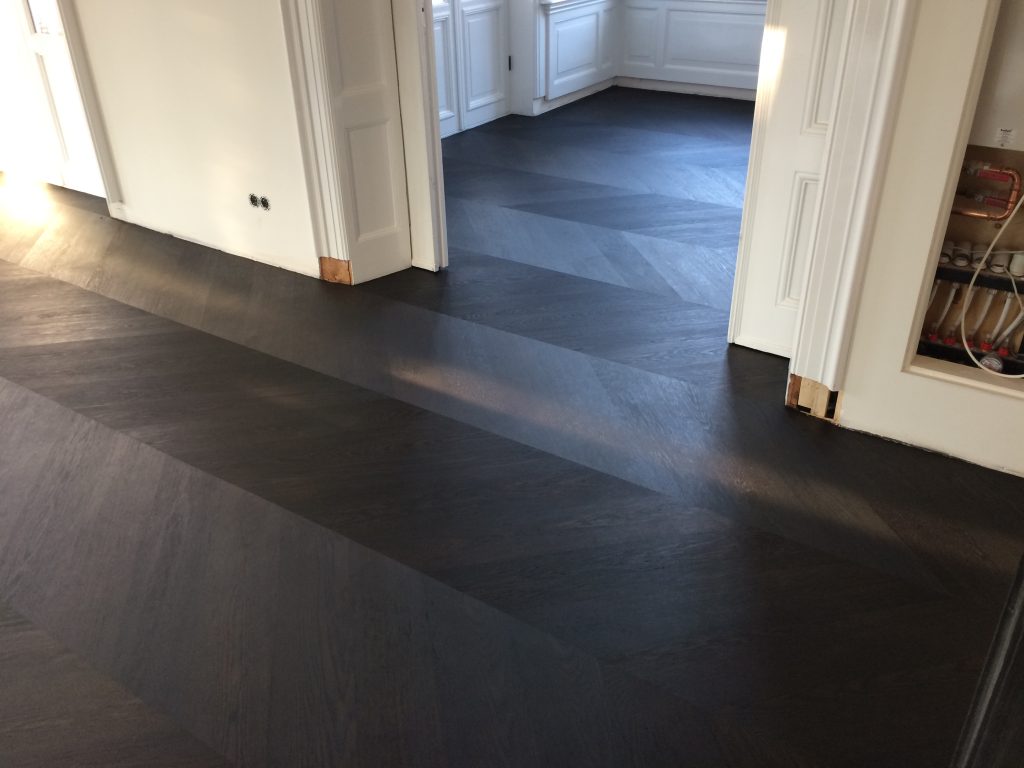 Onderzagen ofwel inkorten van kozijnen en neuten