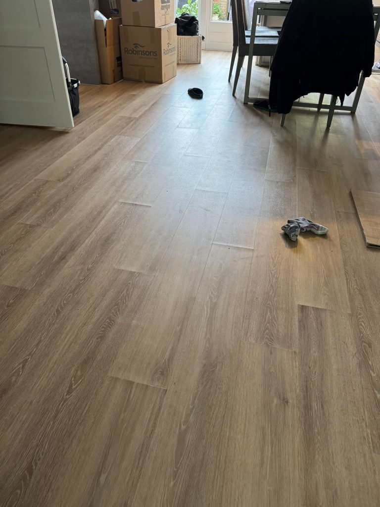 vochtmeting in dekvloer bij vloerverwarming ter voorkoming van vloerschade